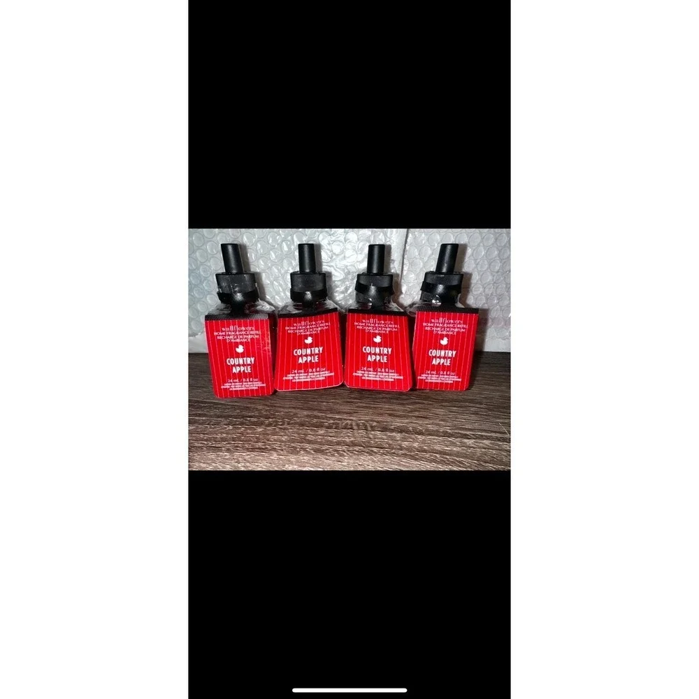 Bath and Body Works Wallflowers Country Apple‎ Home Fragrance Refill